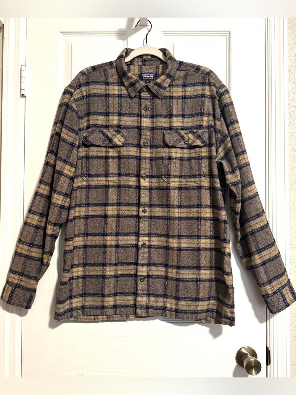 Patagonia Organic Cotton Plaid Flannel Shirt Men’s X-Large Gray Yellow Black